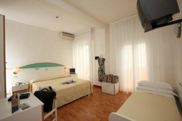 Hotel Villa Gioiosa Лидо-ди-Езоло Экстерьер фото
